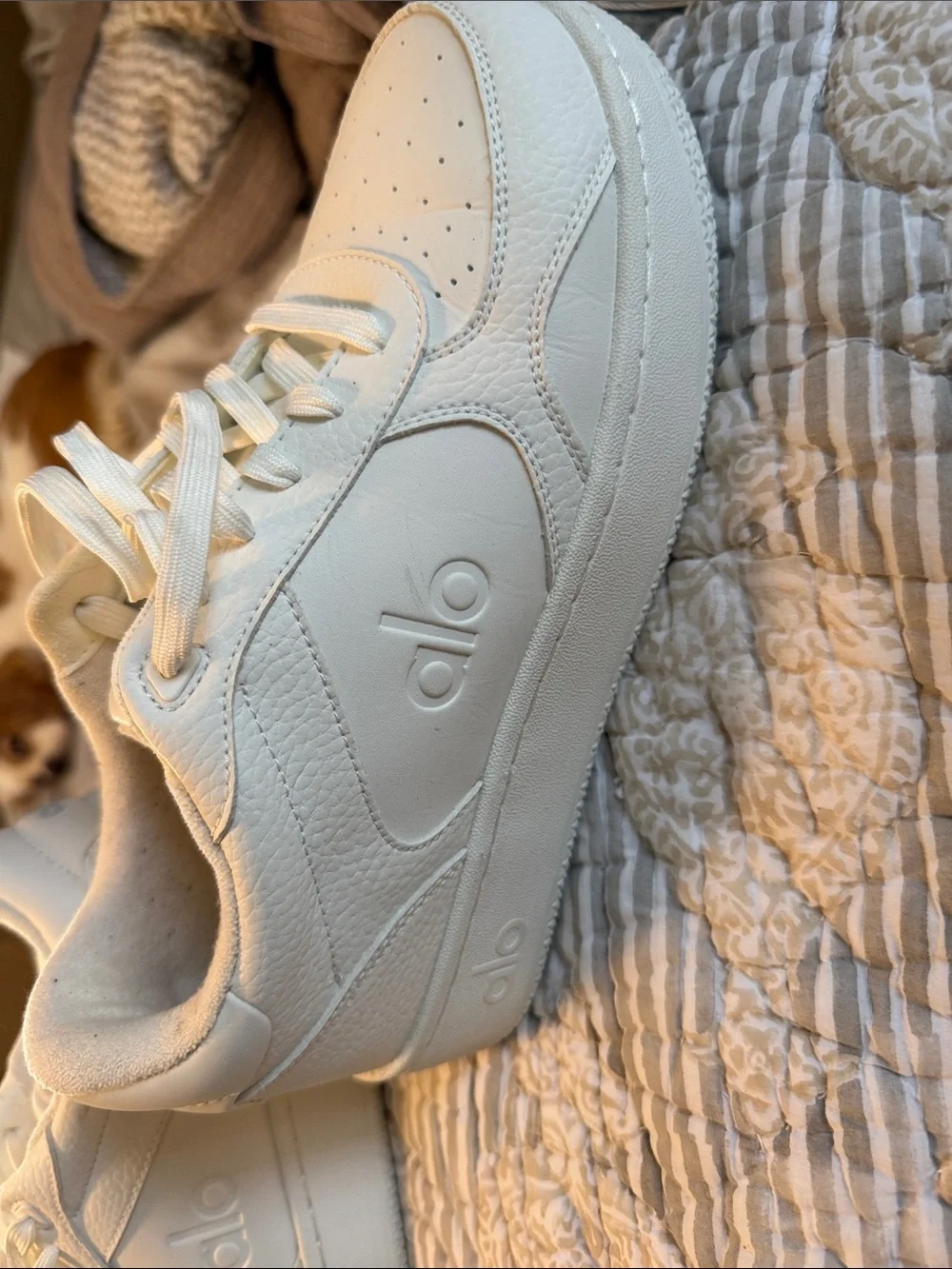 ALO Yoga Women’s White Leather Sneakers